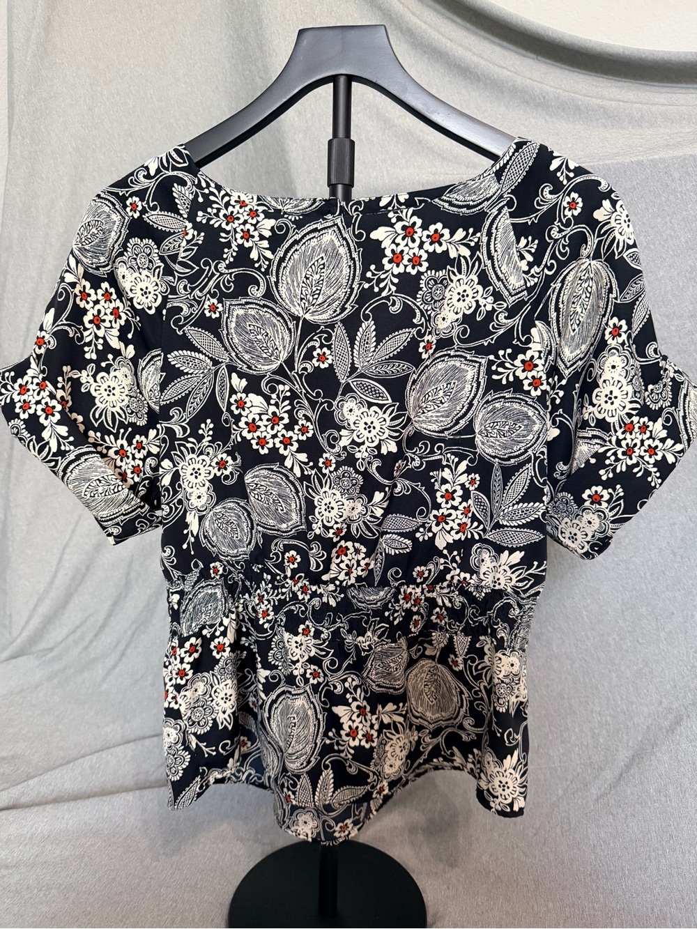 Banana Republic Black Floral Paisley Short Sleeve Tunic